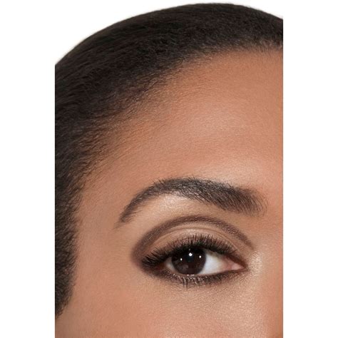 ombre et contour eye shadow.